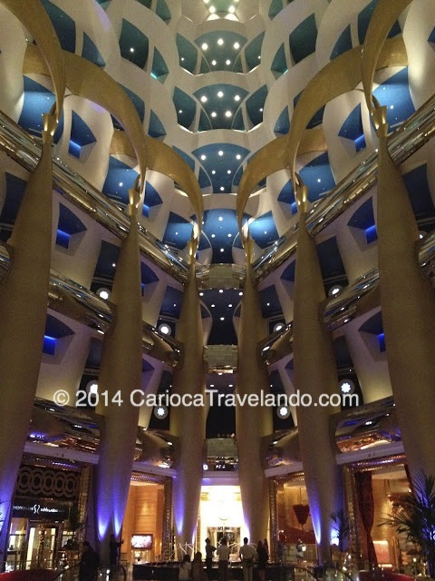 O magnífico Hall de Entrada do Burj Al Arab